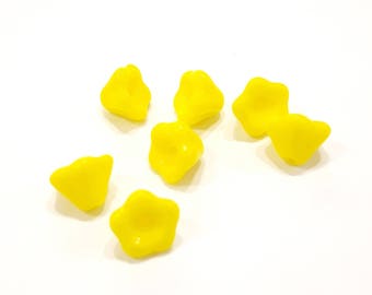 10 Pcs - Perles fleur cristal czech - Fleur en verre  jaune opaque percées 6/8 mm