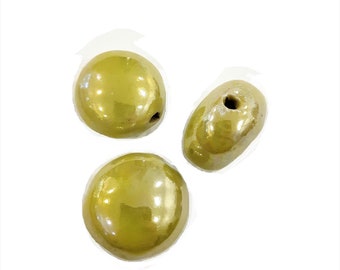 3 Pcs - Perles céramiques palet rond irrégulières - vert irisé 23 x 15 mm