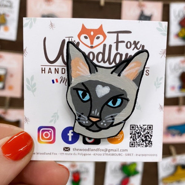 Broche "Chat siamois" en bois - découpée et peinte à la main