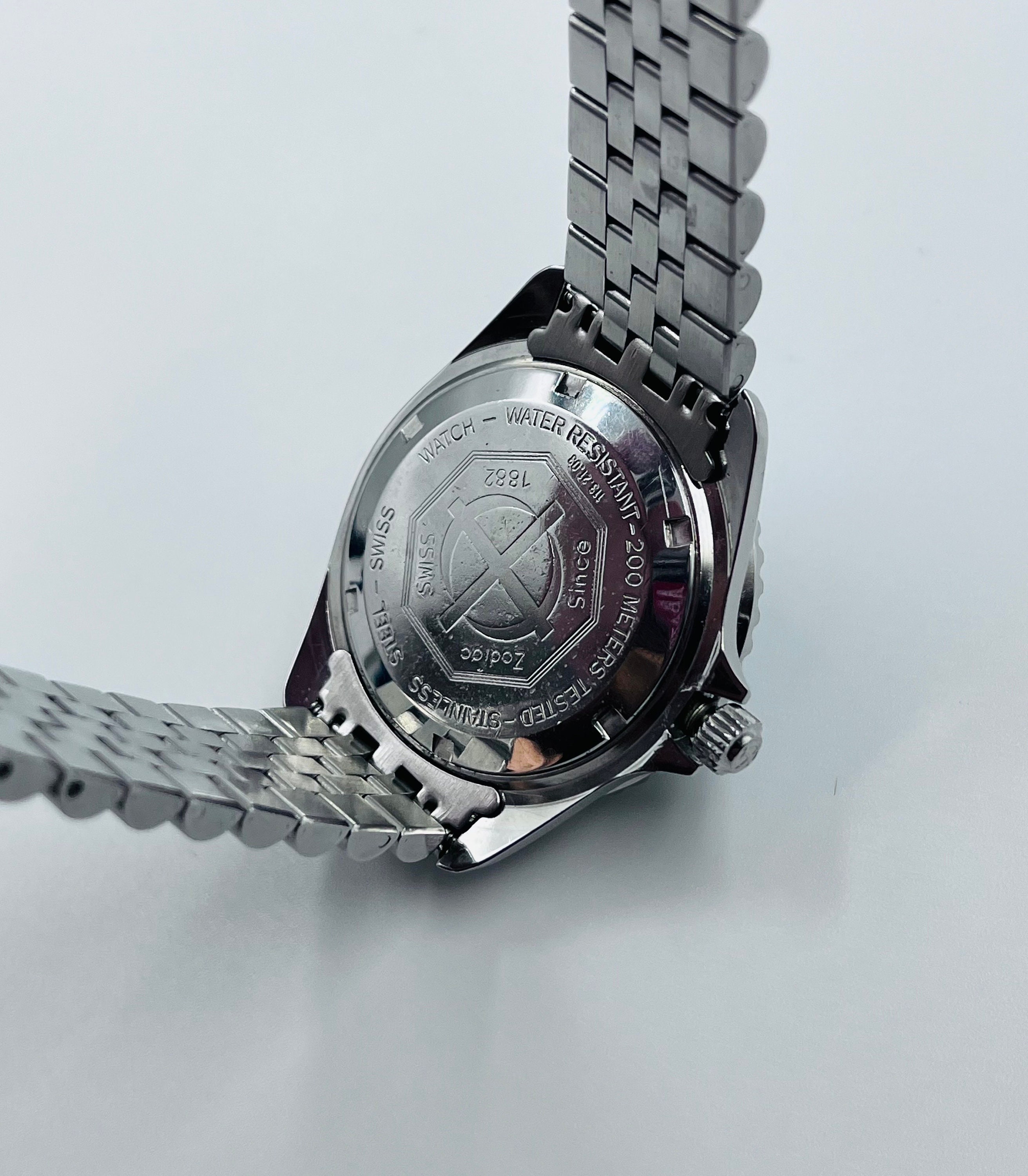 G -SHOCKフロッグマンの30周年記念モデル Buy Vintage Zodiac Divers Watch Swiss Made Submariner Style