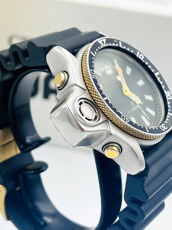 first edition with gold knobs Citizen C022 1980s … - image 4