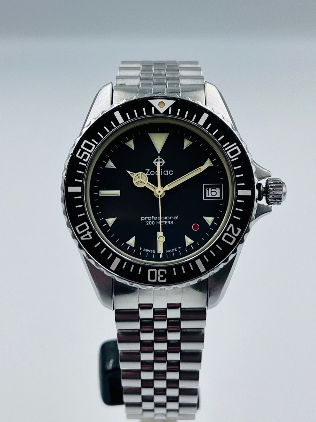 RED DOT Zodiac Mans Watch 1980s Submariner Look 41mm 200m