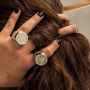 Womens statement hammered ring, silver adjustable ring, unisex silver ring, round silver ring, engraved hammered ring, gift for her
