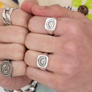 Zilveren zegelring boze oog heren• Vierkante pinky ring boze oogbescherming• Antiekzilveren verstelbare uniseks ring van AnAngelsHug• Cadeau vader