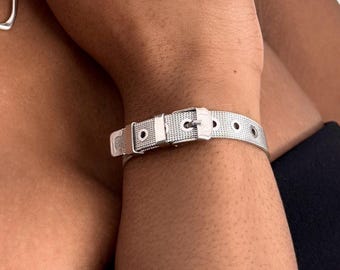Pulsera de cadena de acero inoxidable plateado para reloj: ajustable con cierre de cinturón.