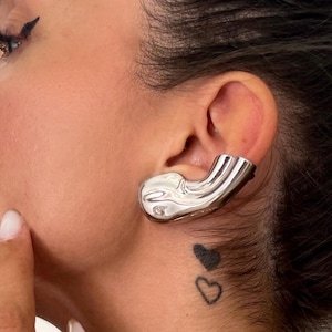 Pendientes de clip con protección para las orejas contemporáneos • Pendientes de clip con armadura de plata • Pendientes de moda únicos para festivales AnAngelsHug • Regalo de Navidad