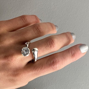 Swarovski stone twist ring, molten delicate clear crystal ring, adjustable Swarovski ring, abstract texture minimal ring, girlfriends gift