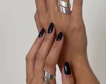 Anillo abierto ondulado de plata brillante con declaración: ajustable, chapado en plata de ley, talla 8-10 EE. UU.