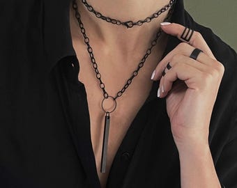 Collana da donna con barretta e catena nera opaca, ciondolo lungo a barretta in metallo nero, collana unisex con catena rolo nera, gioielli geometrici neri, regalo