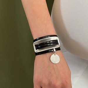 Multi layered leather silver wrap cuff, silver statement leather cuff, wrap leather stripes bracelet, uno de 50 style bracelet, tag bracelet