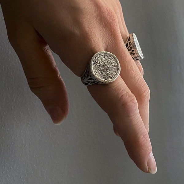 Womens statement coin ring, antique silver adjustable ring, oversized round silver band ring, vintage engraved chunky ring, gift for her