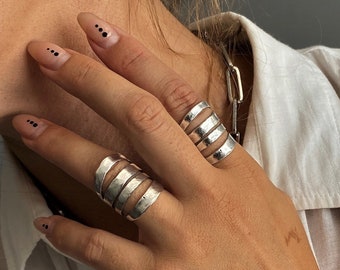 Dikke geperforeerde ring, verstelbare statement ring, zilveren gehamerde ring, vrouwen zilveren strepen ring, abstracte lijnen band ring, verjaardagscadeau