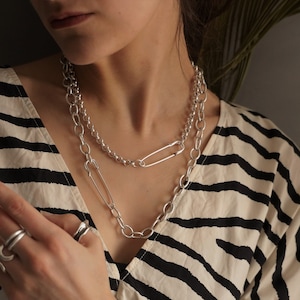 Zwei Stränge Silber Sicherheitsnadel Statement Halskette• Set aus zwei Ketten Sicherheitsnadel Anhänger• Punk Rock Choker von AnAngelsHug• Geburtstagsgeschenk