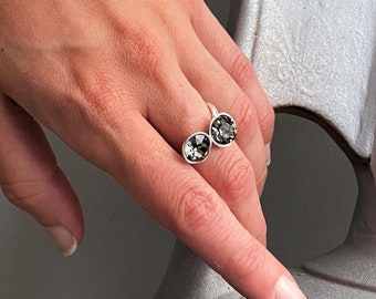 Womens swarovski crystal ring, silver adjustable swarovski stones ring, womens twist crystal ring, dainty silver crystal ring, womens rings