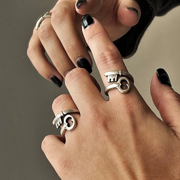 Antique silver wrap-around key ring, adjustable key-shaped ring, stackable womens key ring, rock style open key ring, girlfriends gift idea