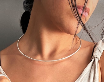 Dames zilveren minimale open nekring, slanke zilveren stevige kraag, eenvoudige gladde metalen choker, eigentijdse damesmanchetketting, damescadeau