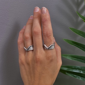 Antique Silver V Shape Ring• Womens Engraved Lines Open Ring• Rock Style Geometric Stackable Ring• Silver Arrow Shape Ring by AnAngelsHug
