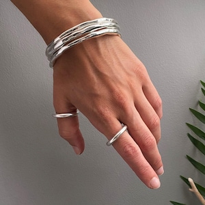 Anillo grueso pulido, anillo plateado brillante con aro, anillo ajustable liso tipo brazalete, anillo abierto de latón macizo, anillo apilable para el pulgar, regalo para ella
