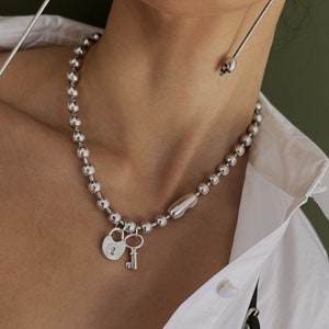 Grosse chaîne à billes avec cadenas et clé, pendentif clé et cadenas de style uno de 50, cadenas à chaîne à billes épaisse et tour de cou, bijoux de style rock