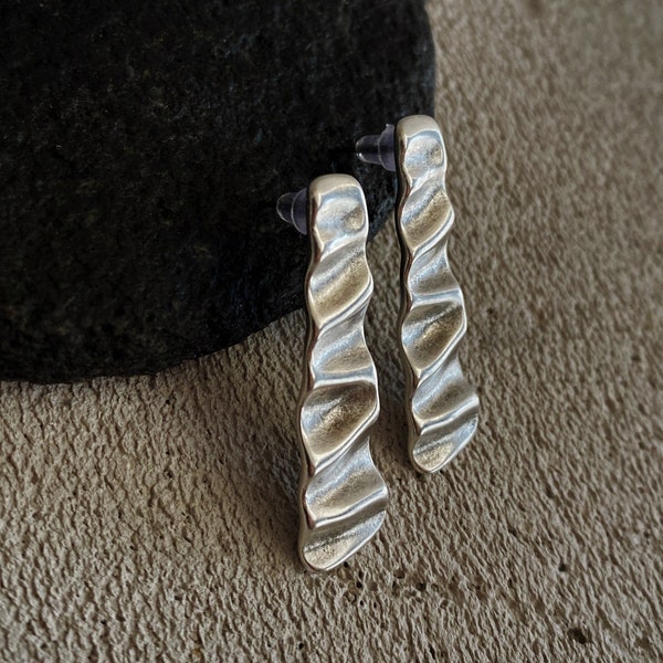 Womens wavy shaped stud earrings, antique silver ripple effect earrings, dainty long abstract earrings, fashion rock style engraved earrings