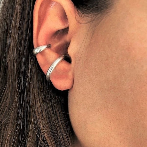 Manchette d'oreille épaisse argentée simple, un faux piercing hélix délicat, manchette d'oreille empilable sans piercing, boucle d'oreille lisse d'oreille supérieure, enveloppement d'oreille de cartilage