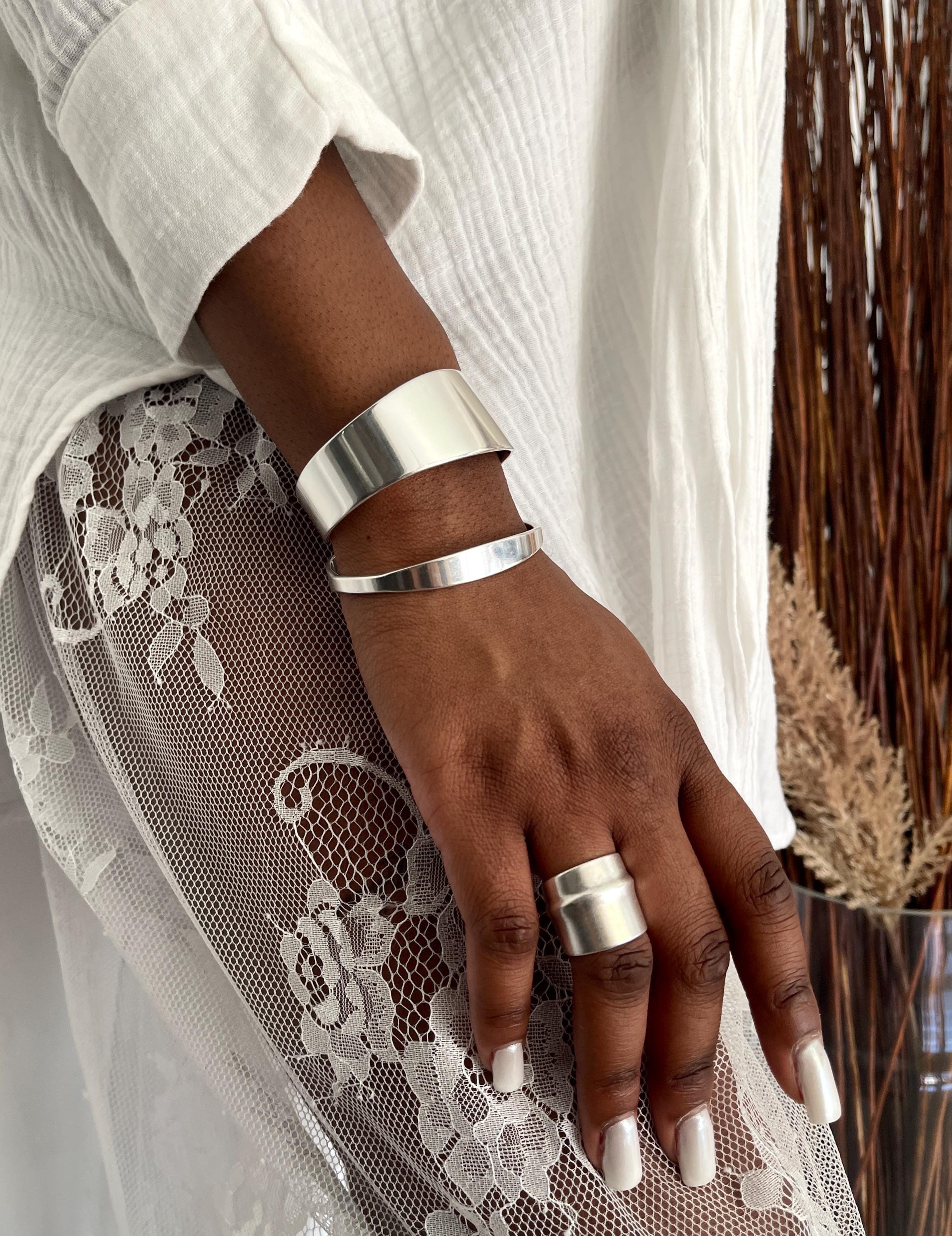 Wide Vintage Shiny Silver Open Cuff• Adjustable Wavy Thin Bracelet