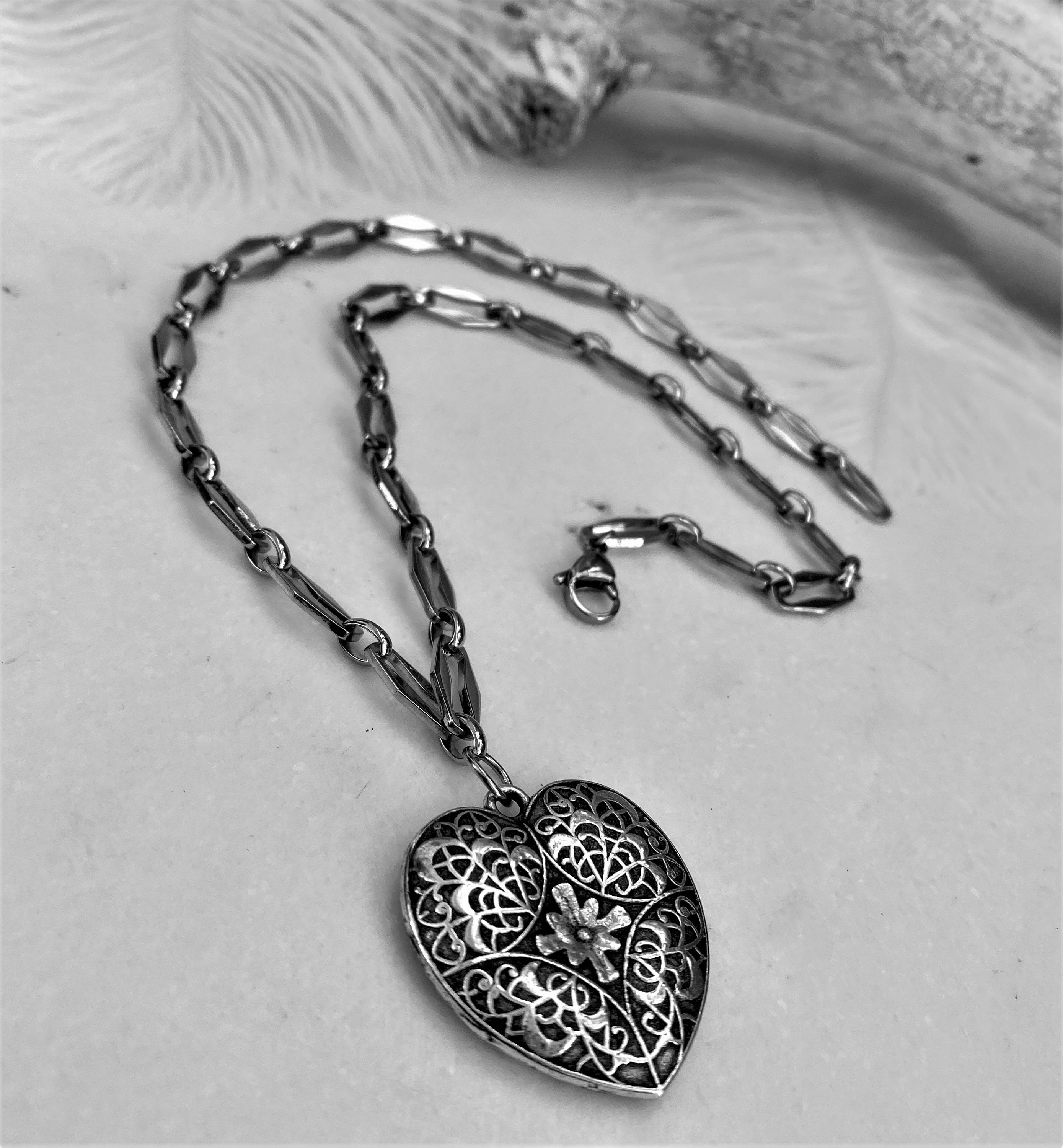 Chunky Engraved Heart Thick Chain Necklace, Dark Silver Large Heart Link Chain Necklace, Modern Rock Style Heart Chain Pendant, Gift for Her