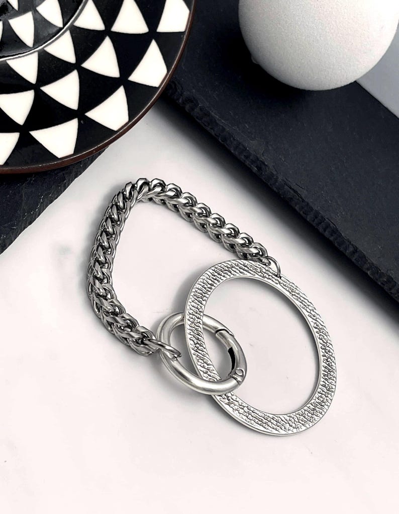 Punk Rock Style Oversized O-Ring Foxtail Chain bracelet: Large Engraved Circle Snap Lock Cuff