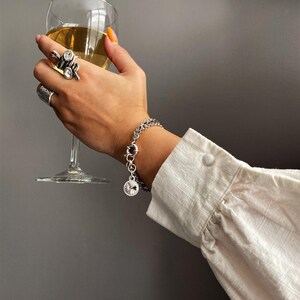 Bracciale multicatena in argento con cristalli Swarovski, bracciale a tre fili audace con cristalli, elegante bracciale a catena stile Uno de 50 da donna, regalo per la fidanzata immagine 8