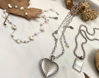 ネックレス・ペンダント ROMANTINUER SN142 SHELL LAYER NECKLACE NATURAL SHELL Layered Necklaces• Charm Stackable Necklace