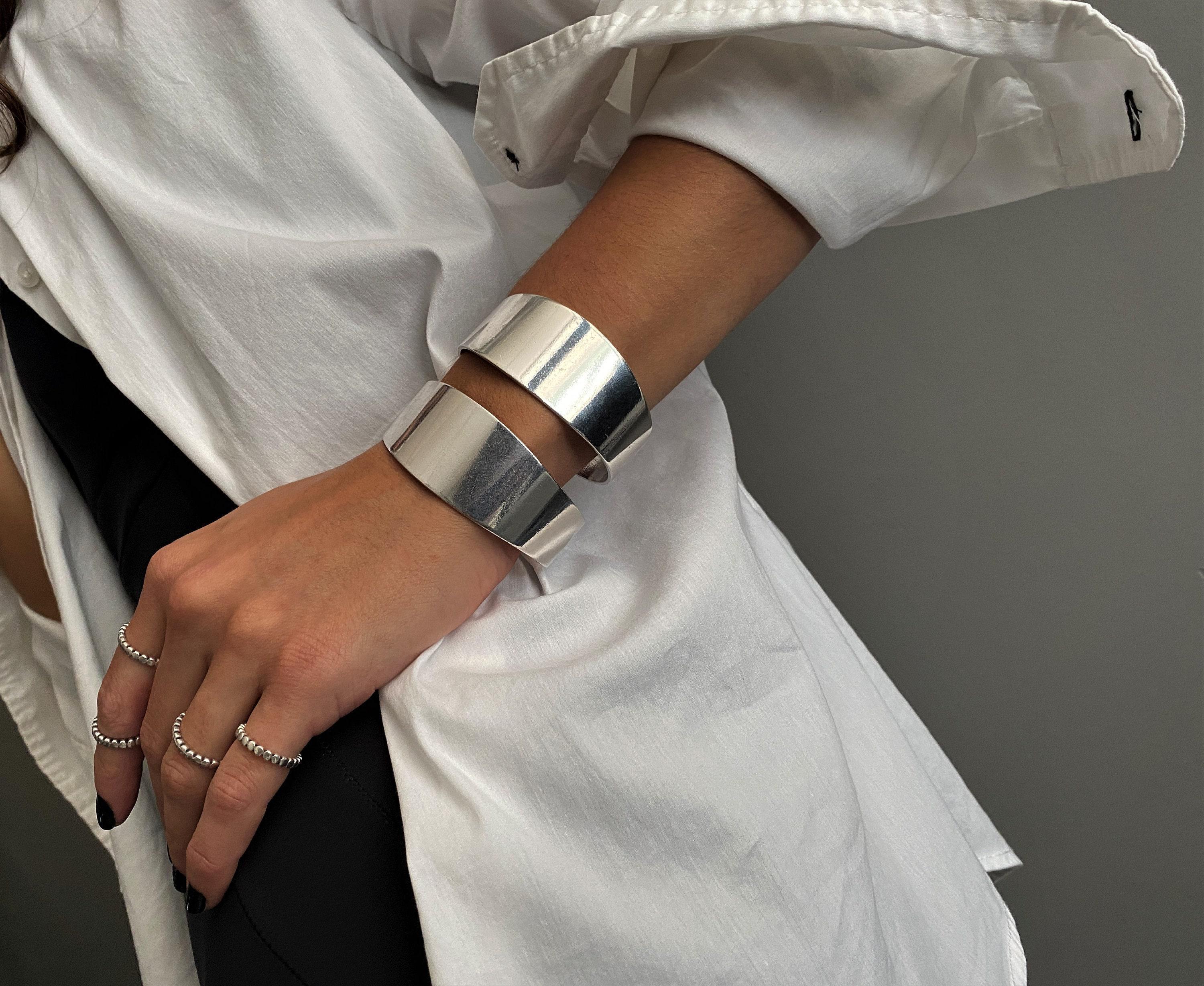 Wide Vintage Shiny Silver Open Cuff• Adjustable Wavy Thin Bracelet