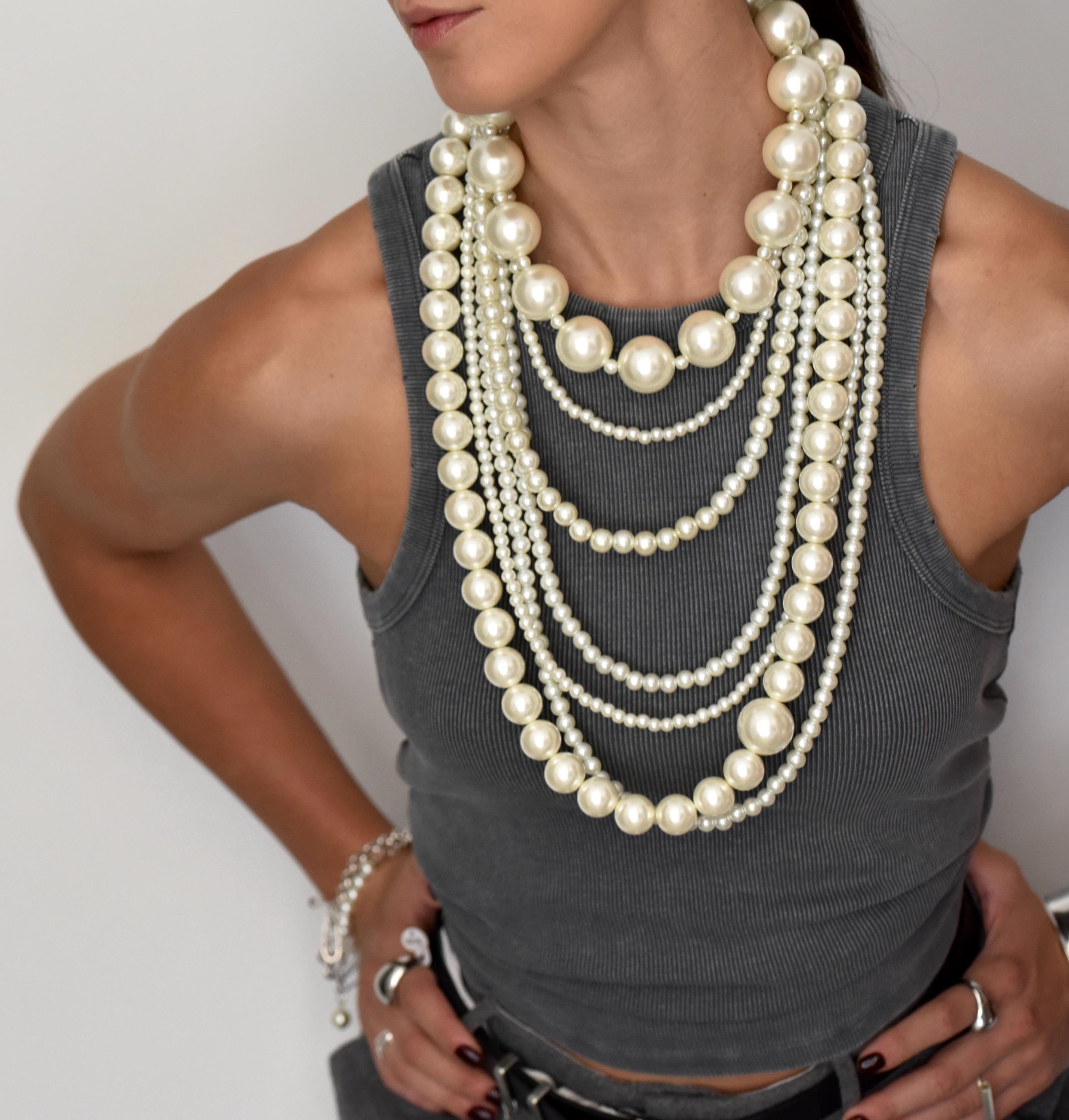 Collier Long Perles Blanches Femme - Superposé, Pompons Empilés - Fausses Perles - Bijou élégant