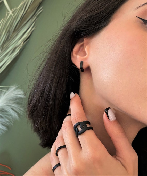Black rectangle earrings new arrivals