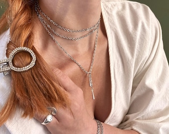 Gargantilha feminina com correntes em camadas, colar estilo laço prateado com barras marteladas, gargantilha delicada com corrente envolvente, colar minimalista em formato de Y, presente para o Dia das Mães