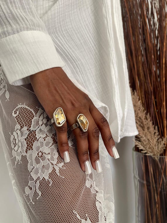 Bague Vintage Française Imposante Et Décorative - Bijou Ancien De Caractère