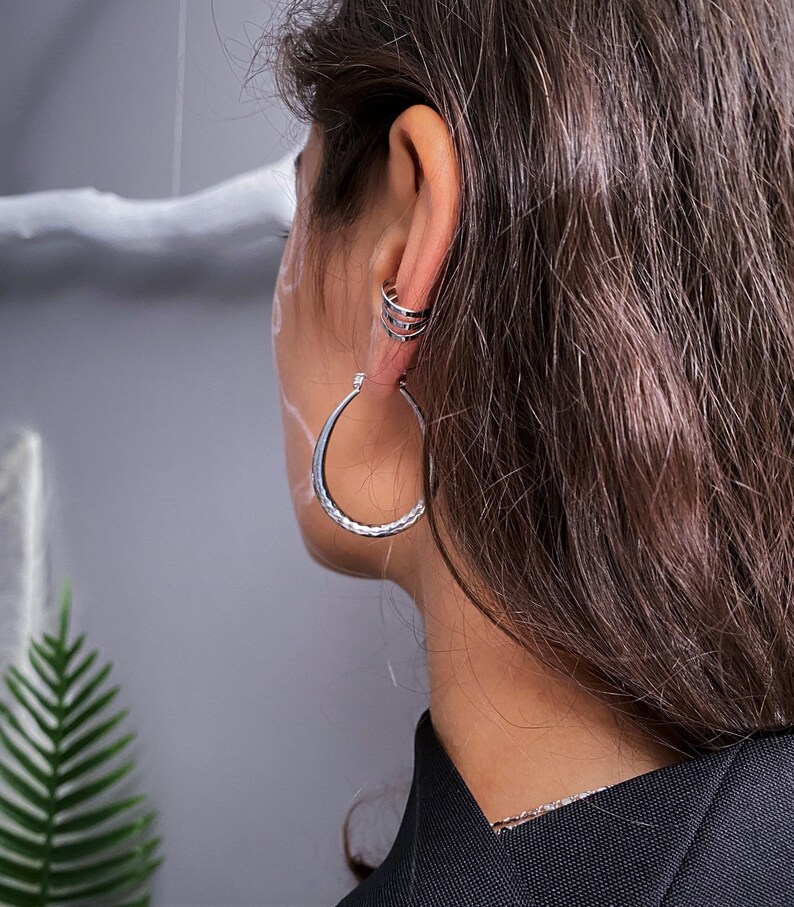 Big Oval Shaped Hoop Earrings• Silver Hammered Hoop Earrings• Classic Style Vintage Earrings• Engraved Pattern Drop Earrings by AnAngelsHug