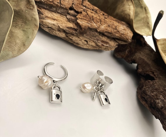 Dangling Pearl Padlock Charm Ring• Small Key & Lock Dangle Chunky
