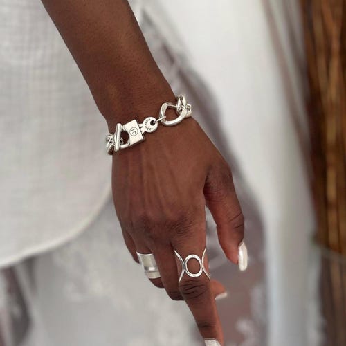 Übergroße dicke Kette Damen Vorhängeschloss Armband• Chunky Key-Lock Kubanische Gliederkette Manschette• Edgy Style Silber Panzerkette Armband von AnAngelsHug