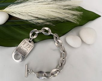 Pulsera de cadena gruesa de plata antigua estilo Uno de 50, pulsera de cadena gruesa con etiqueta de identificación grabada llamativa, brazalete de cadena de eslabones grandes de plata oxidada