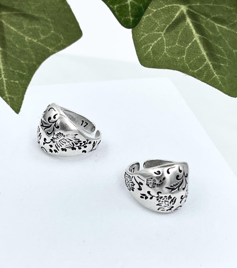 Antique silver engraved floral bold ring, adjustable flower patterns dome ring, open rustic silver vintage style ring, thick womens ring Set Of Two