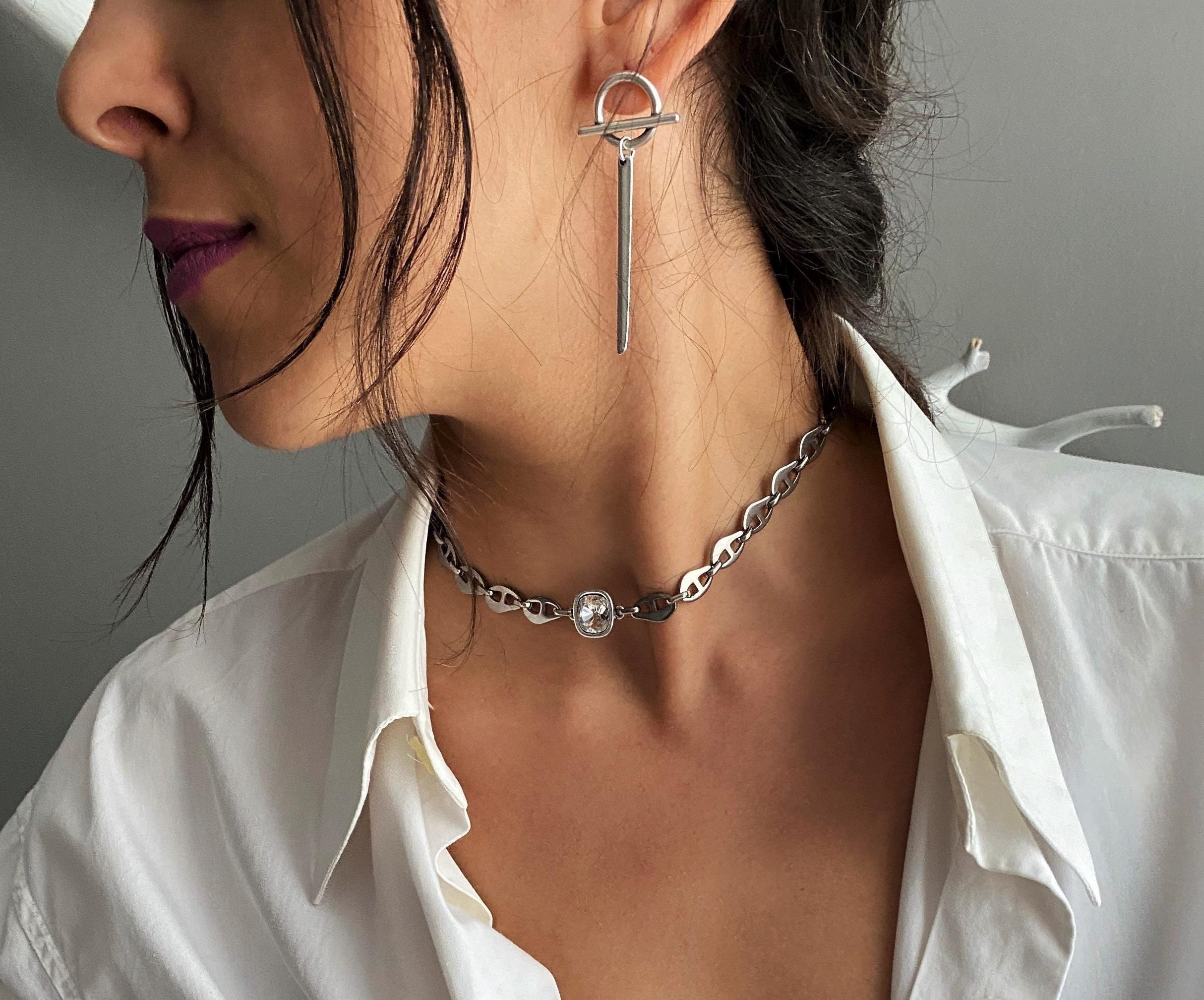 新登場！豪華なスワロフスキーチェーンの調節可能なチョーカー、ダーク