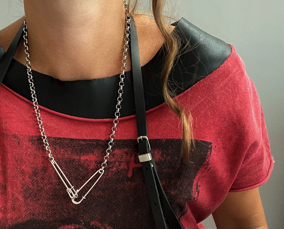 ASOS DESIGN chunky neckchain with padlock design