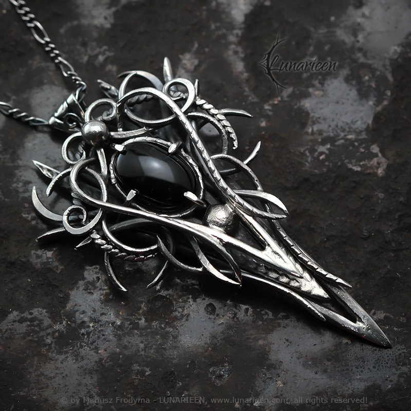 アクセサリー vintage onyx gothic silver necklace Amazon.com: Vintage Black Onyx Pendant Necklace for Women