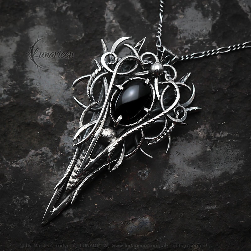 アクセサリー vintage onyx gothic silver necklace il_340x270.3945020263_bcml.jpg