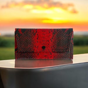 Cartera burdeos metalizada para mujer, cartera triple de piel sintética para mujer, cartera de piel sintética con textura de serpiente, solapa frontal con cierre a presión, cartera para teléfono