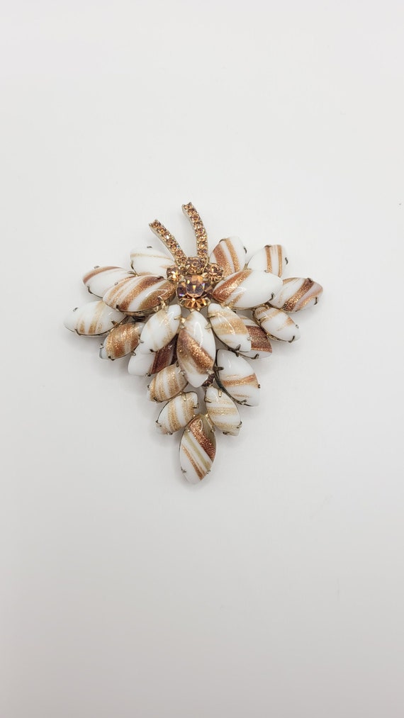 Gloriana Brooch