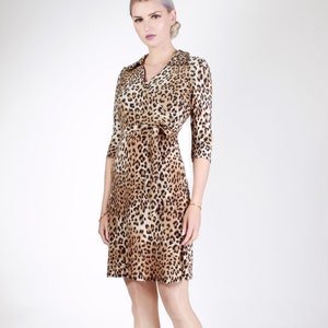 1990s Star Vixen Leopard Jersey Wrap Dress Made in the USA Women&#39;s Size 6 / Small / 34-36&quot; bust / 26-29&quot; waist / 33-38&quot; hips