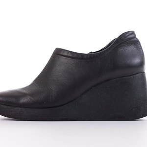 Minimal Black Wedge Platform Ankle Boots Slip On Shoes Women&#39;s Size USA 6.5 - 7