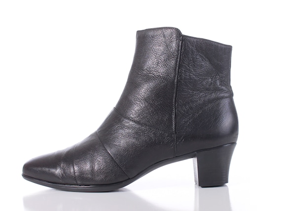 90s Munro Black Leather Ankle Boot Made in the USA Mismatched Pair Right Boot Size 12 M - 11.5" insole / Left Boot Size 10 WW - 11" insole