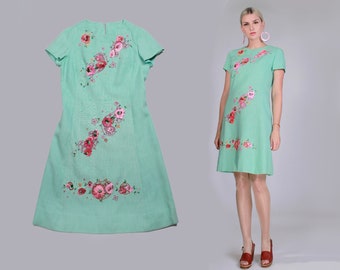 Vintage I.Magnin Pastel Green Embroidered Linen Blend Dress Women's Size 10 / Medium - 38" bust - 33" waist - 40" hips